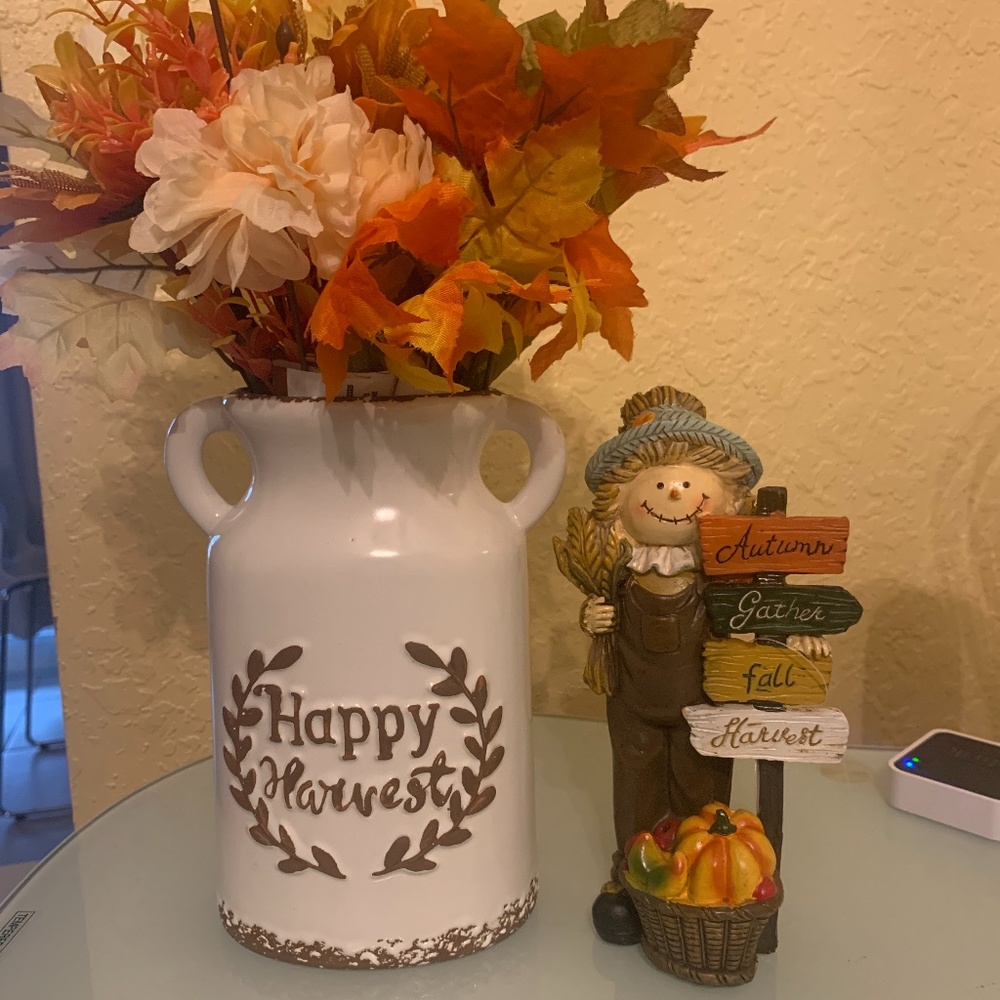 Beautiful Resin Scarecrow and Fall Flower Vase